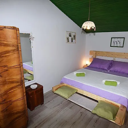 Nika Apartman Šegotići